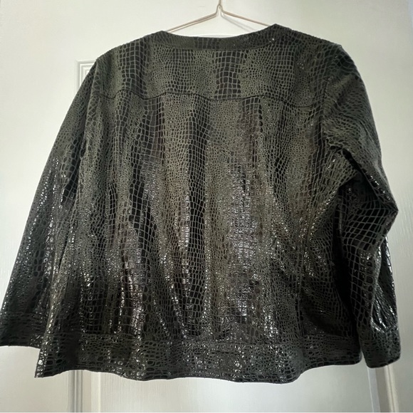 Ruby Rd.  Crocodile print Jacket.  Green/Black metallic.  Leather like. Size 12P - Picture 3 of 3